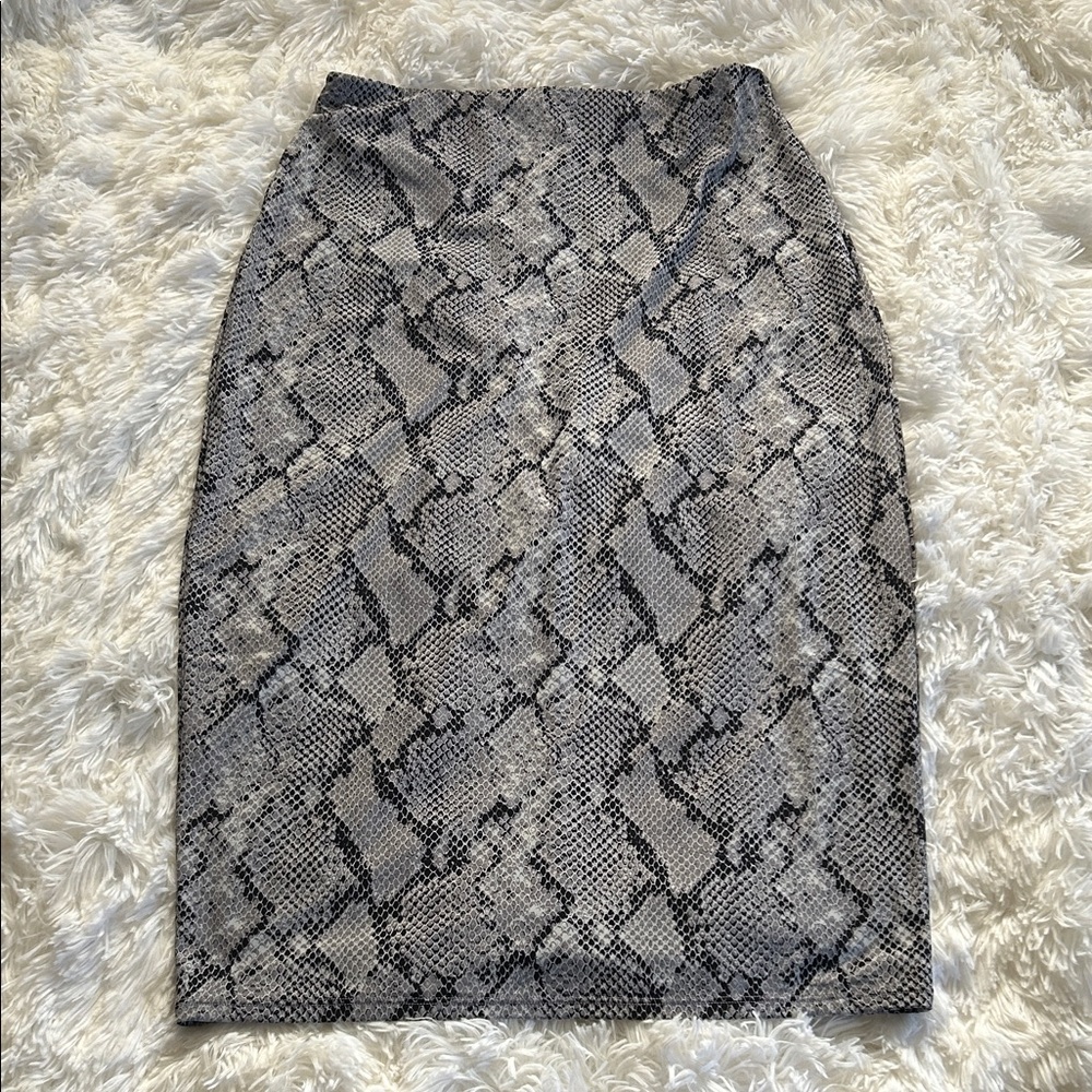 SKIMS Black and Gray Snakeskin Pencil Skirt